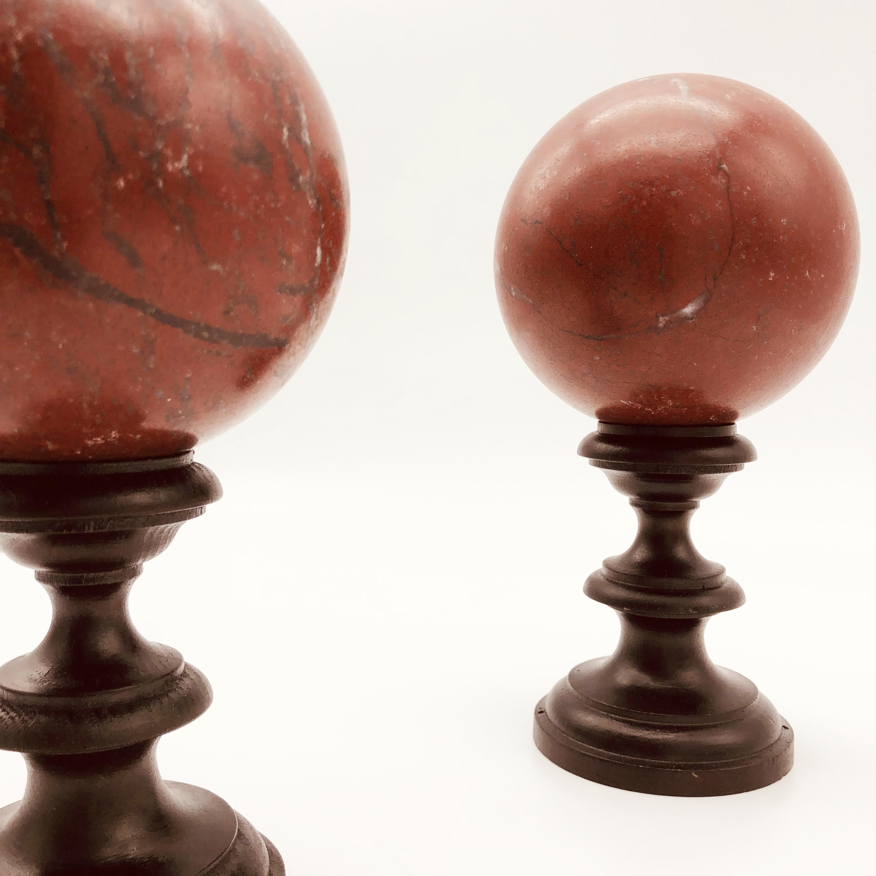 20th Century Italian Pair of Red Griotte Marble Sculpture Grand Tour Balls 11
