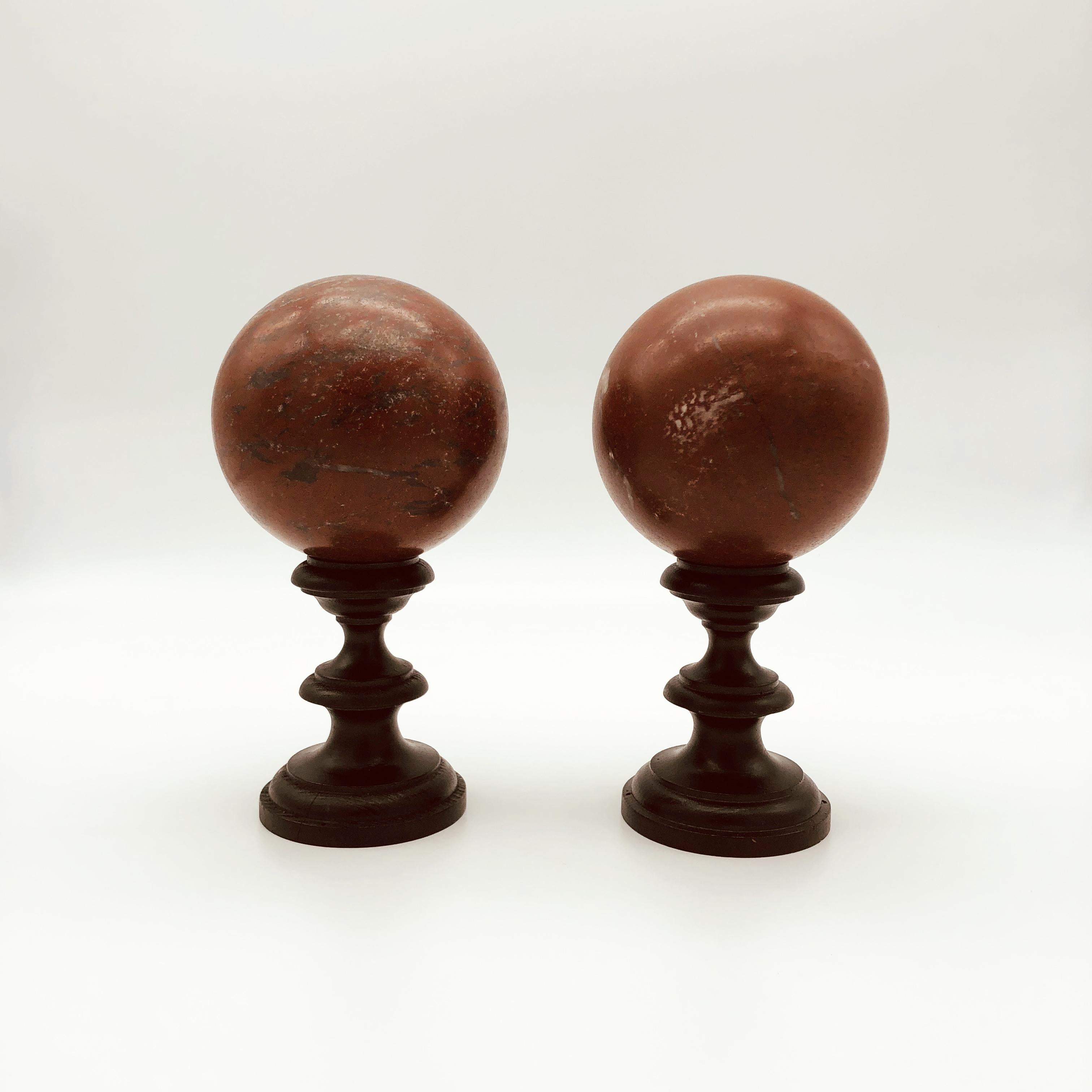 20th Century Italian Pair of Red Griotte Marble Sculpture Grand Tour Balls 1