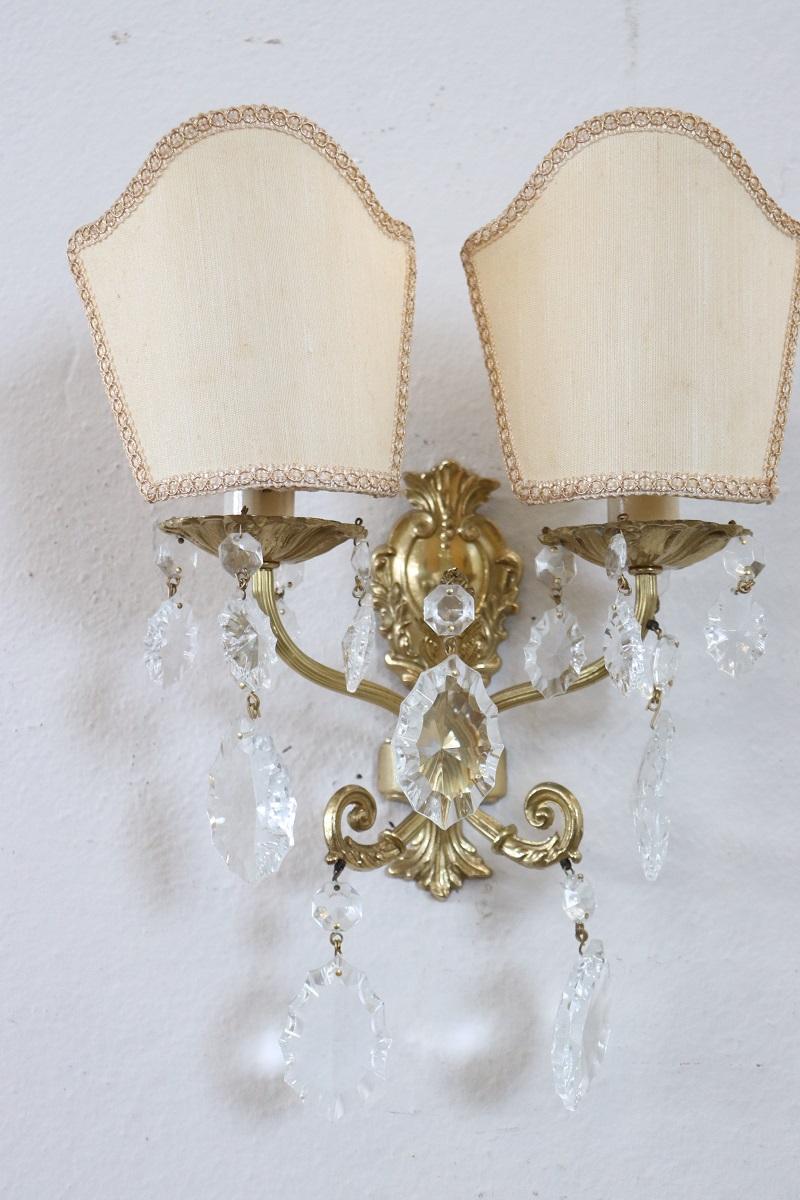 Paire d'appliques italiennes du 20e siècle en bronze doré et cristal Bon état - En vente à Casale Monferrato, IT