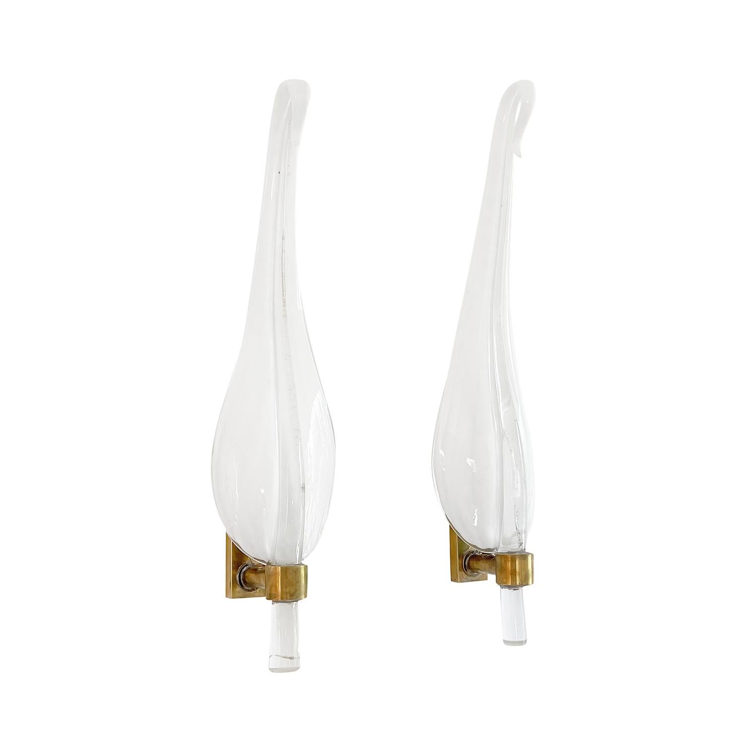 Mid-Century Modern 20th Century Italian Pair of Slim Murano Glass Sommerso Feather Wall Sconces