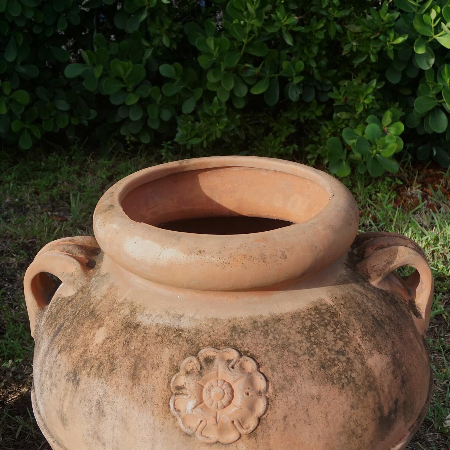 20th Century Italian Pair of Terra Cotta Gimignano Jars - Vintage Tuscan Urns For Sale 1