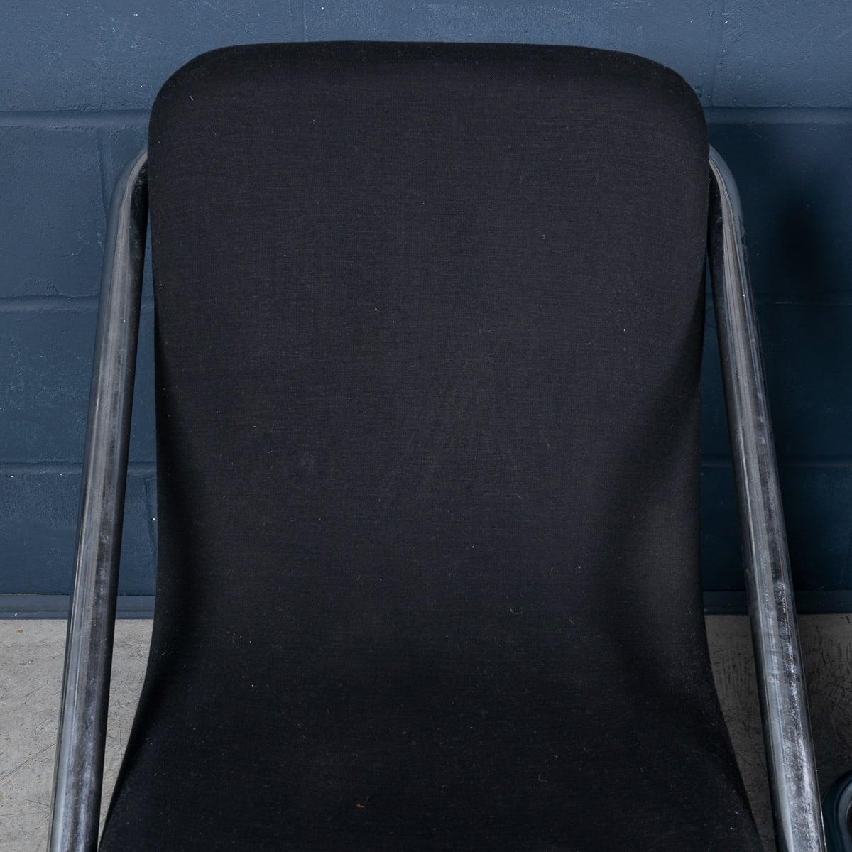 20th Century Italian Pair Of Tubular Framed Lounge Chairs c.1980 For Sale 7