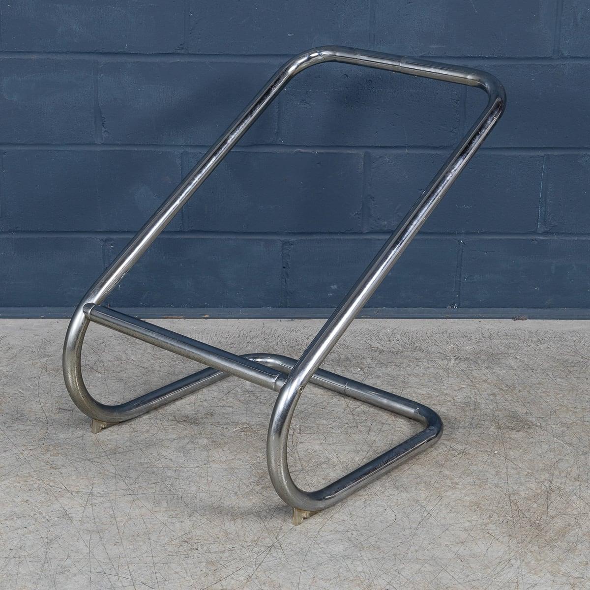 20th Century Italian Pair Of Tubular Framed Lounge Chairs c.1980 For Sale 12
