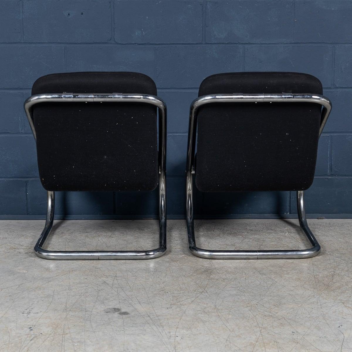 Metal 20th Century Italian Pair Of Tubular Framed Lounge Chairs c.1980 For Sale