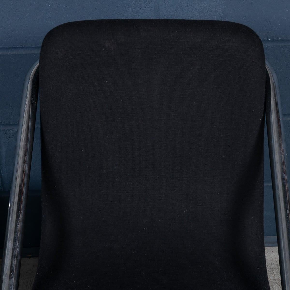 20th Century Italian Pair Of Tubular Framed Lounge Chairs c.1980 For Sale 2