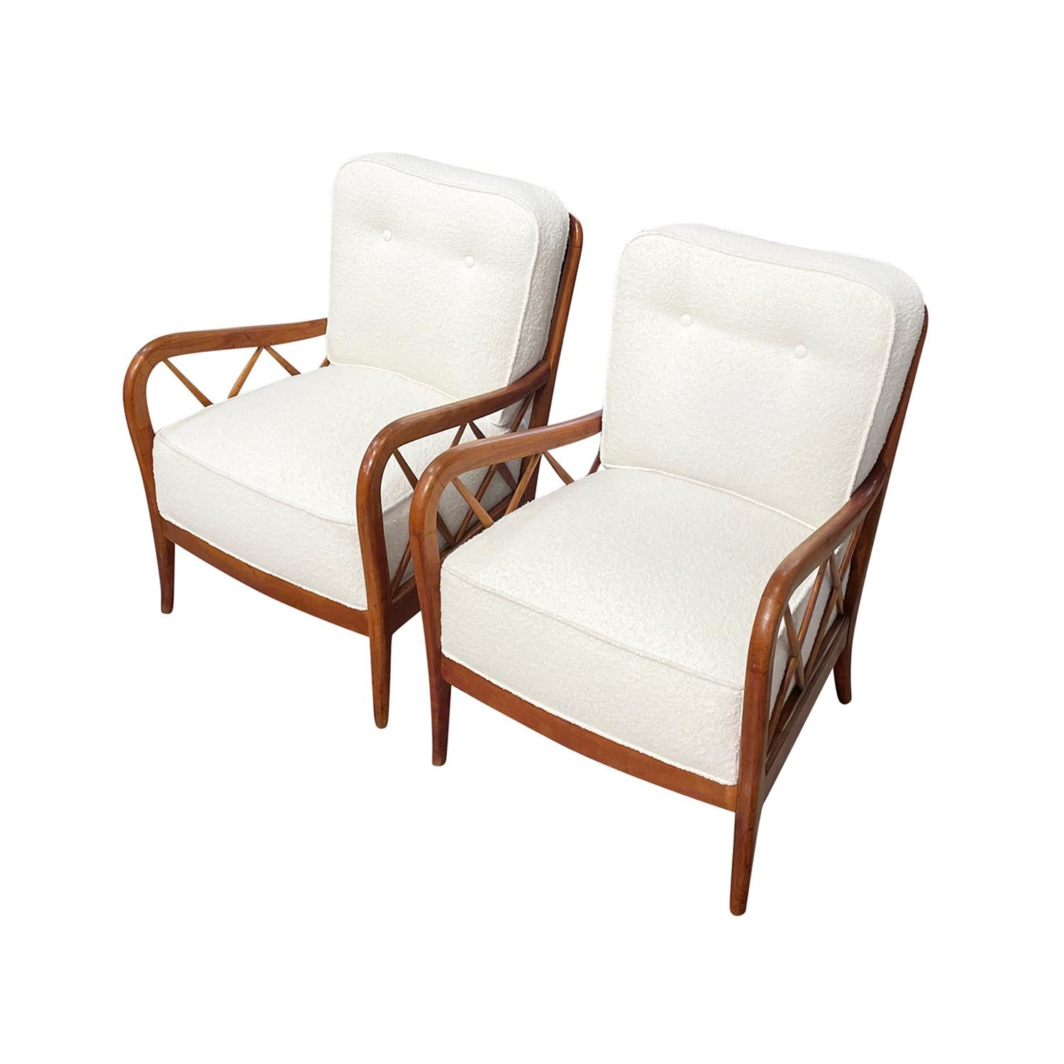 Hand-Carved 20th Century Italian Pair of Vintage Walnut Lounge Chairs by Paolo Buffa For Sale