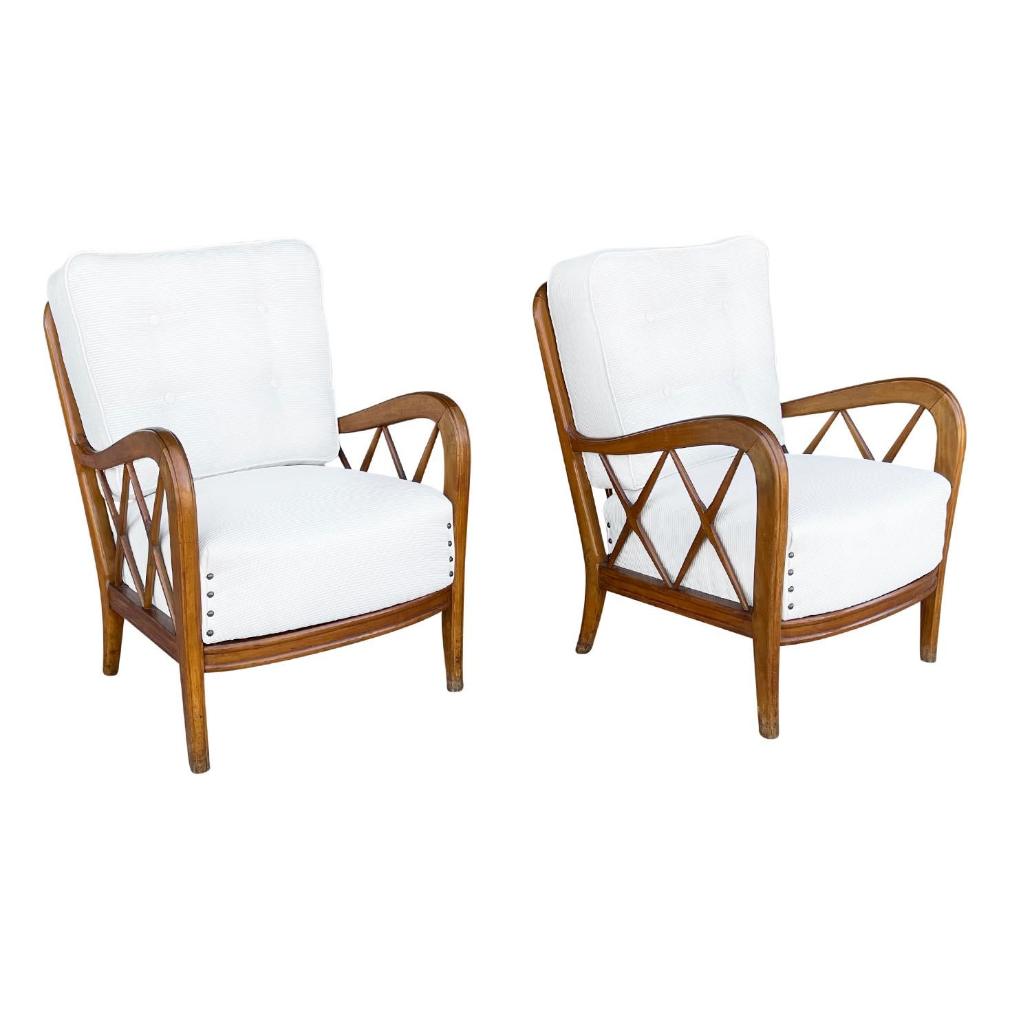 Mid-Century Modern 20th Century Italian Pair of Walnut Lounge Chairs by Paolo Buffa