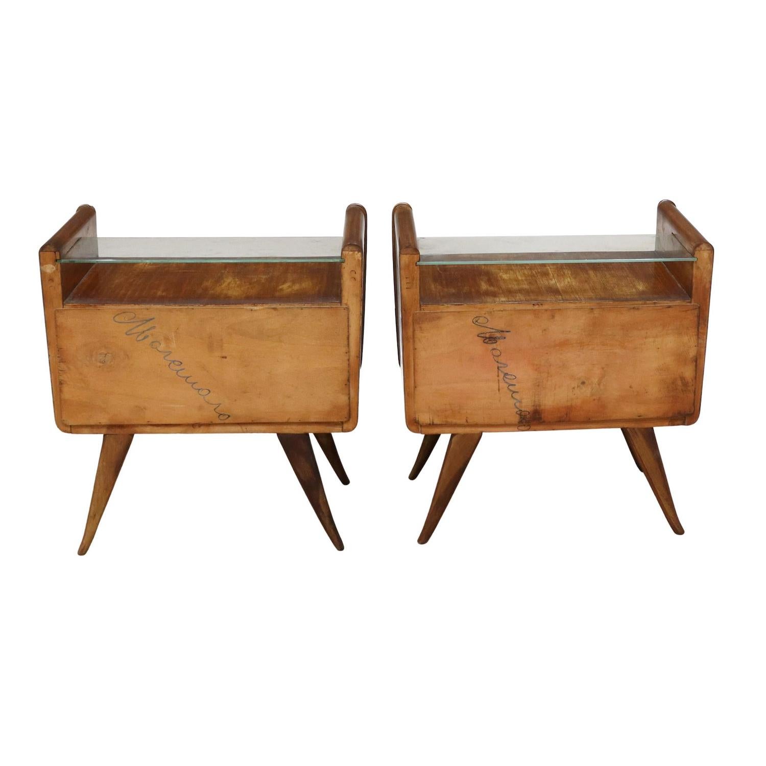 20th Century Italian Pair of Walnut Nightstands, Bedside Tables by Paolo Buffa 4