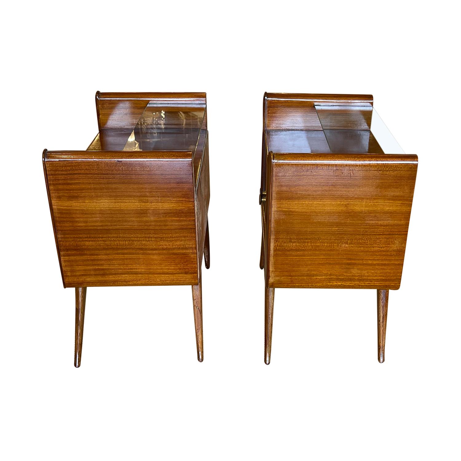 20th Century Italian Pair of Walnut Nightstands, Bedside Tables by Paolo Buffa 1