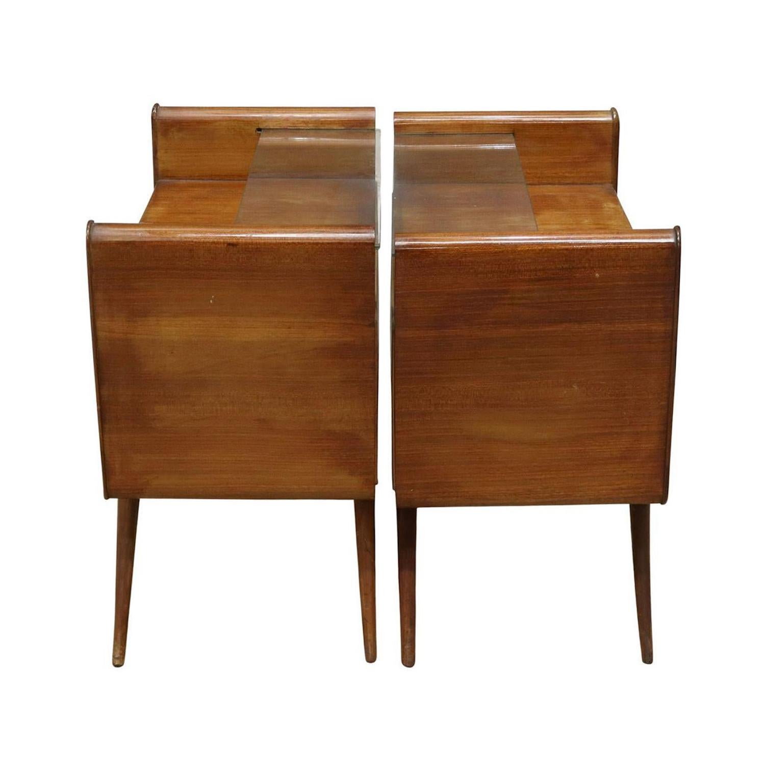 20th Century Italian Pair of Walnut Nightstands, Bedside Tables by Paolo Buffa 2