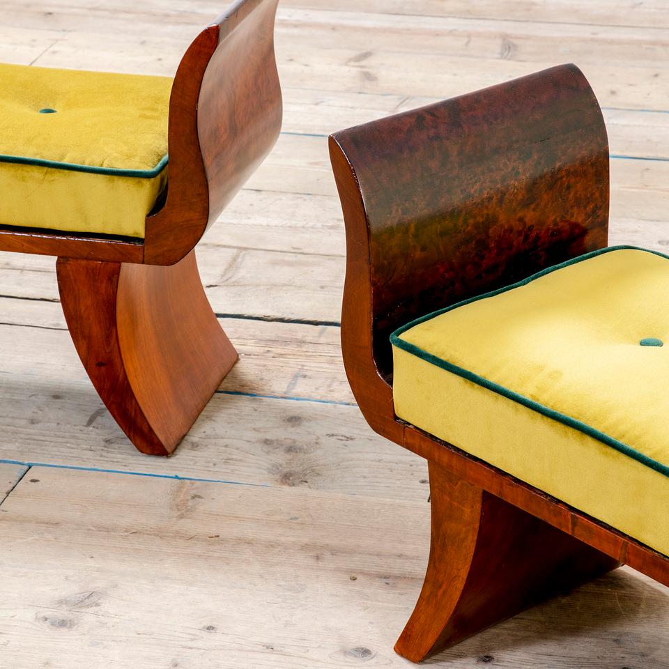 Mid-Century Modern 20e siècle, Paire de tabourets en bois italiens en vente
