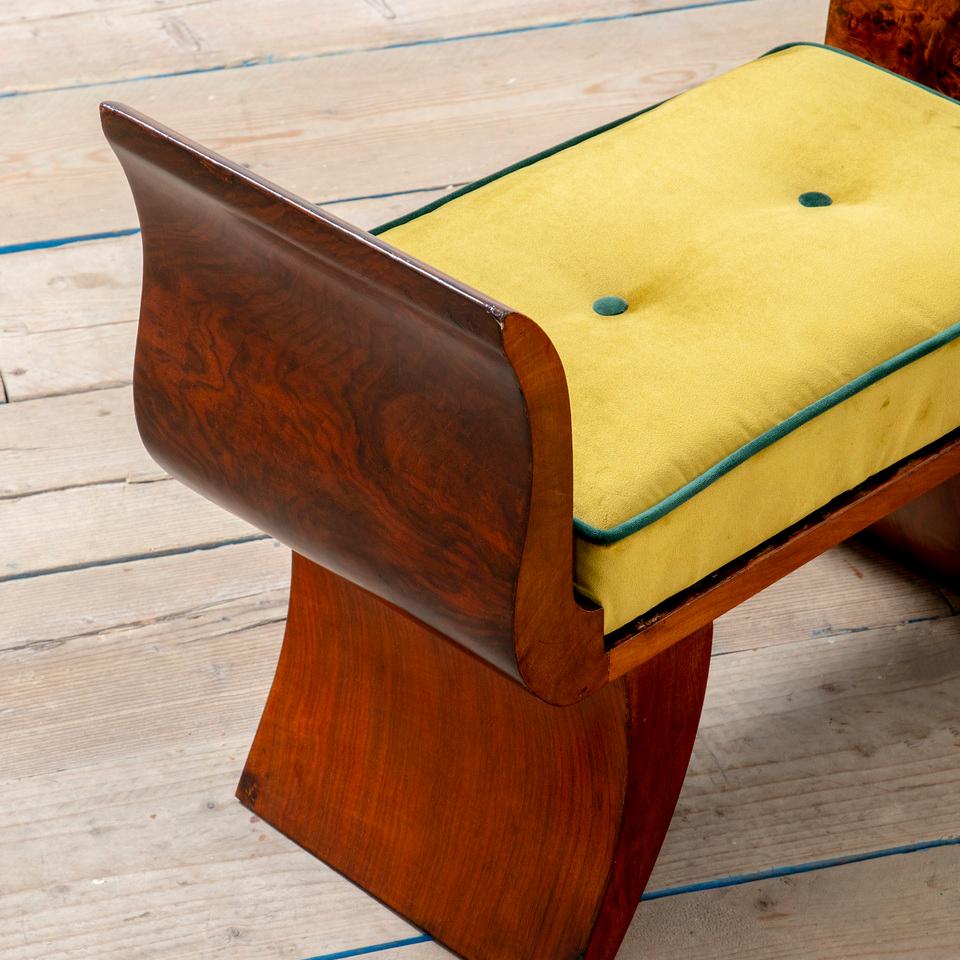 20e siècle, Paire de tabourets en bois italiens en vente 1