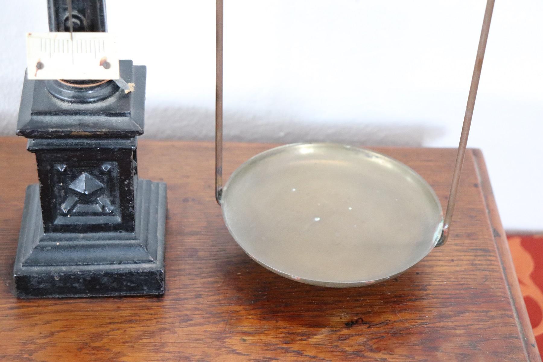 20th Century Italian Pharmacy Scale, Fascist Era In Good Condition In Casale Monferrato, IT