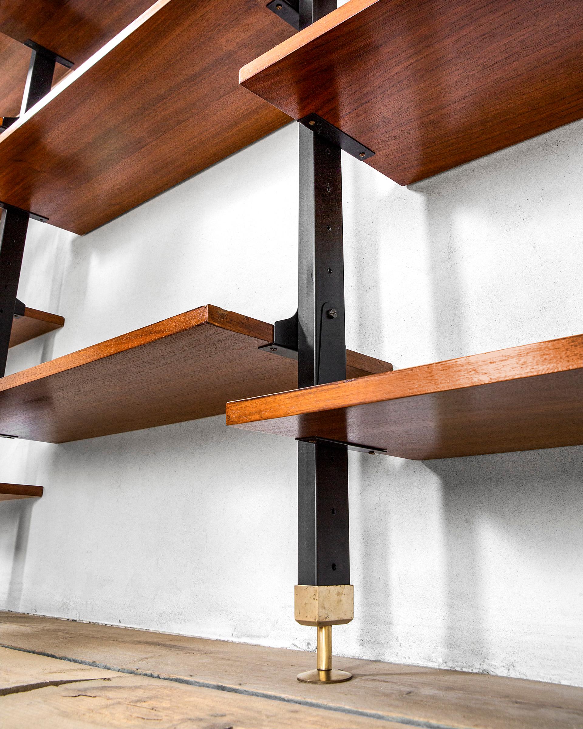 20th Century, Italian Production Wall Bookcase with adjustable shelves, 60s For Sale 2