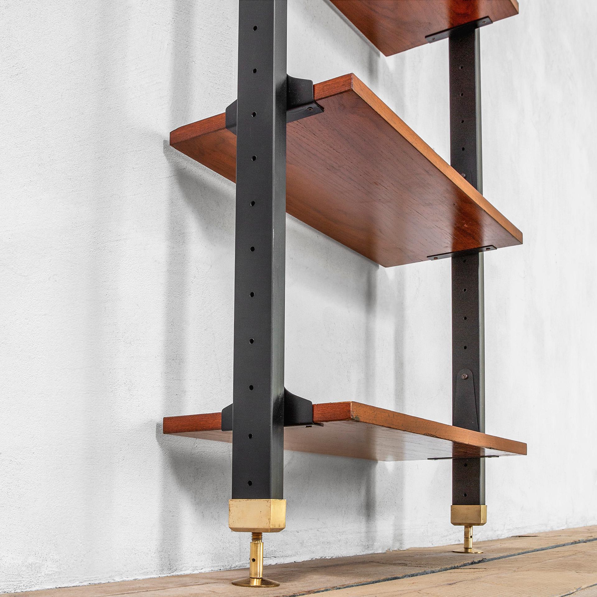 20. Jahrhundert, Italienische Produktion Wand Holz Bücherregal 60s (Metall) im Angebot
