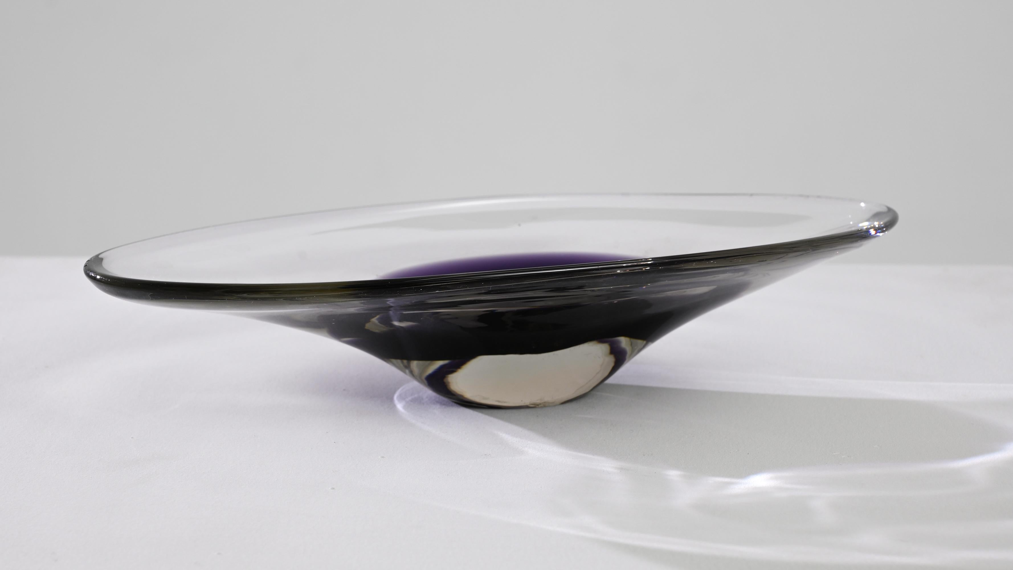 20th Century Italian Purple Glass Plateau In Good Condition For Sale In High Point, NC