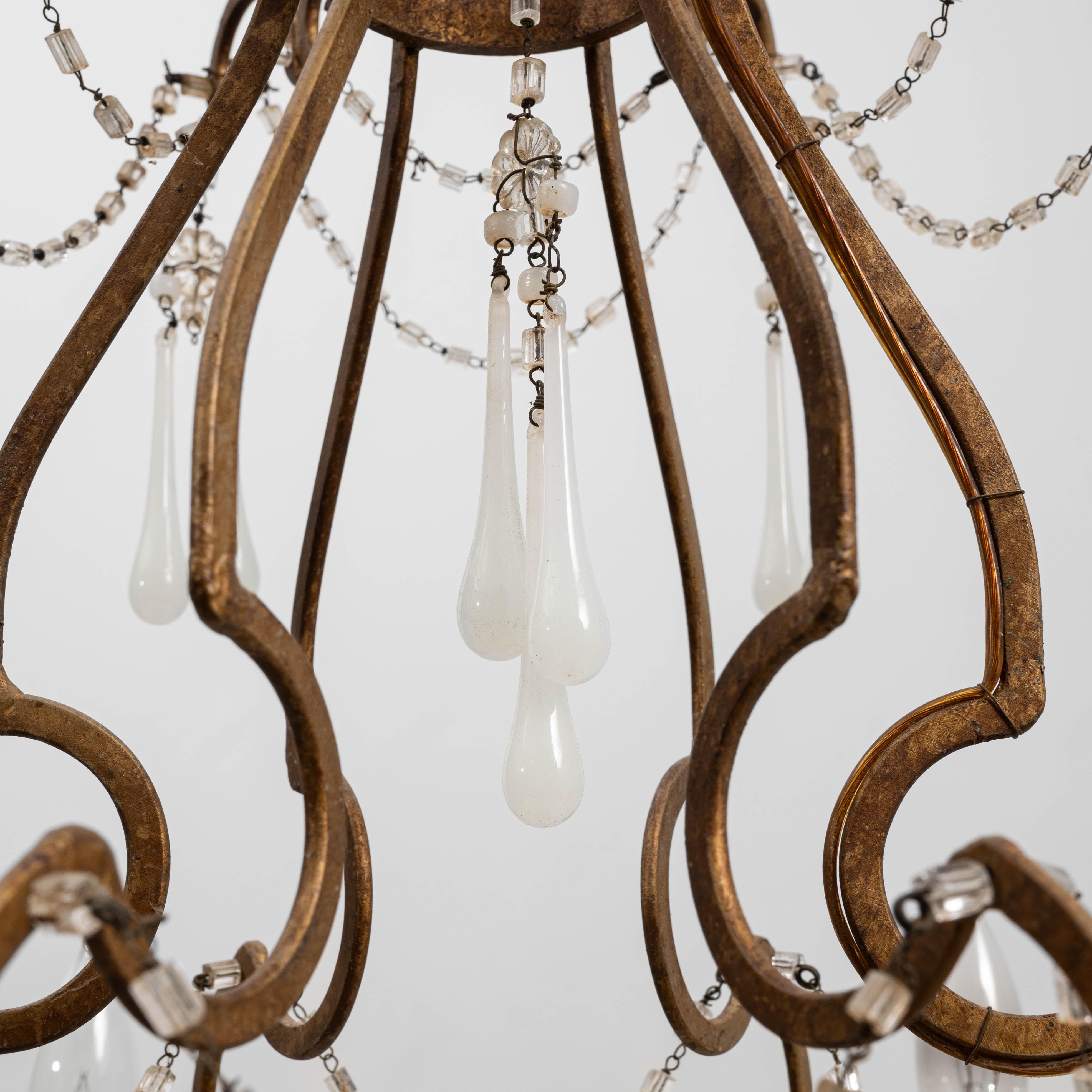 Lustre en métal doré et gouttes de verre du 20e siècle de style néo-rococo italien en vente 4