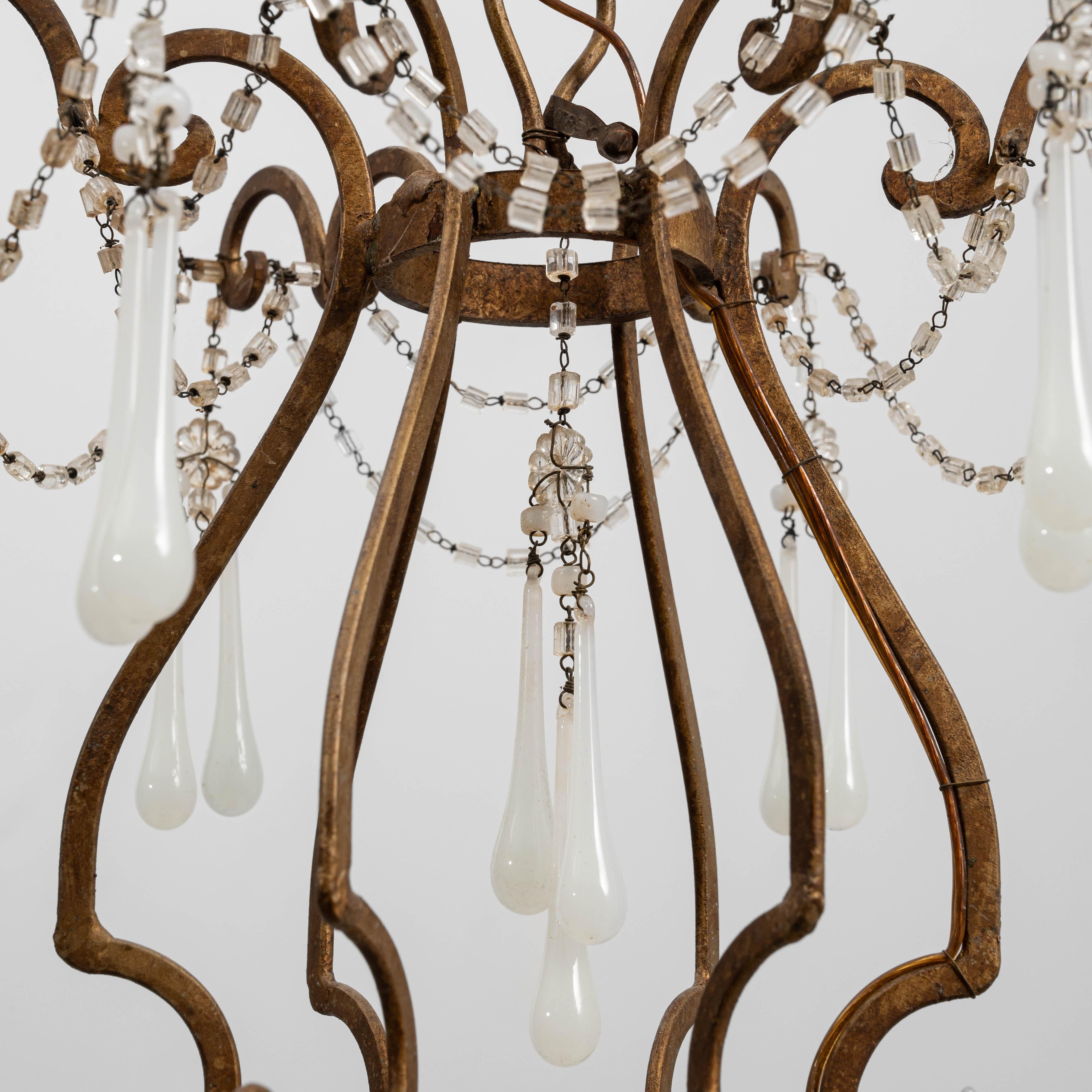 Lustre en métal doré et gouttes de verre du 20e siècle de style néo-rococo italien en vente 2