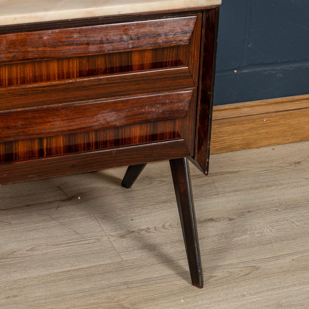 20th Century Italian Rosewood Sideboard By Vittorio Dassi, c.1950 For Sale 7