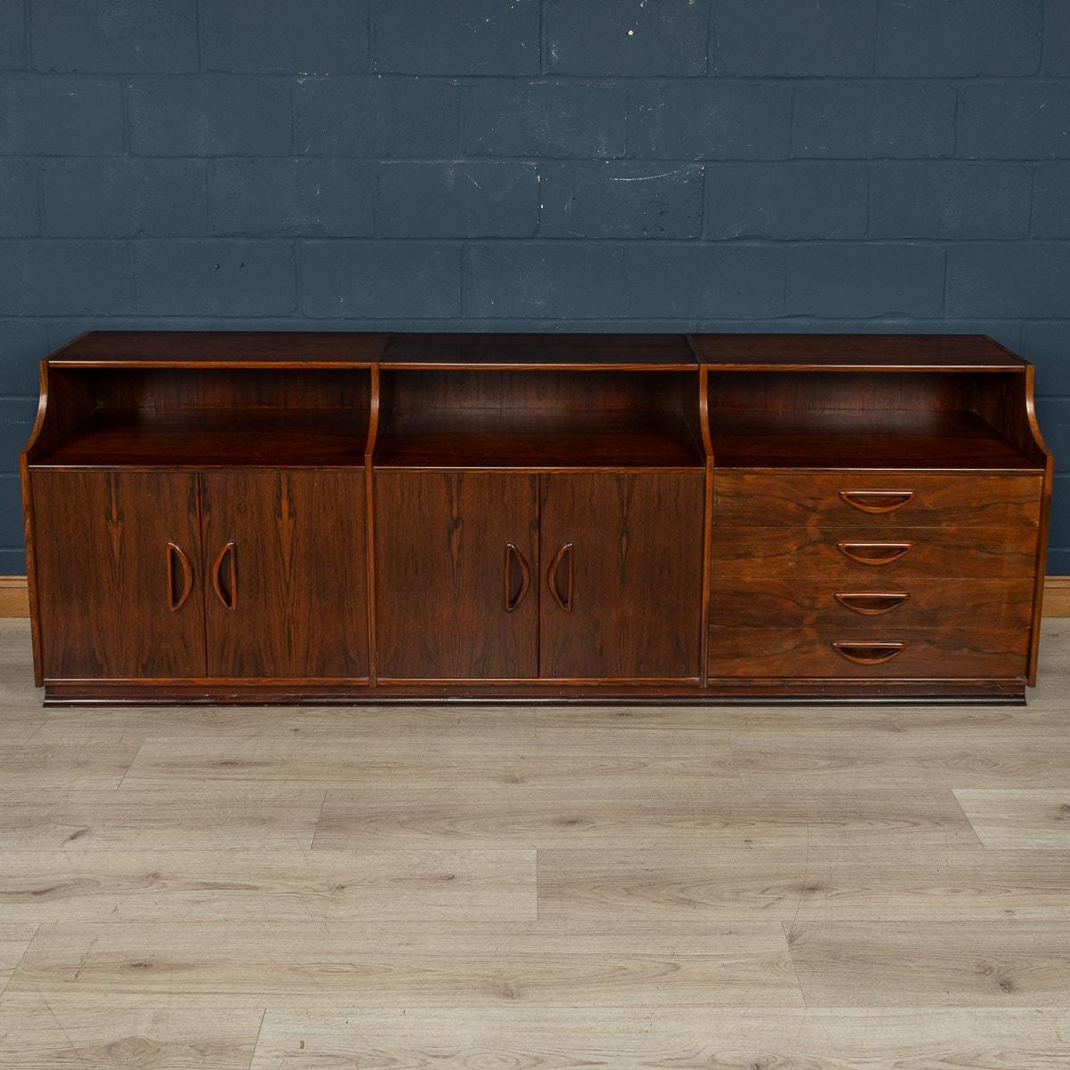 20th Century Italian Rosewood Sideboard, c.1960s For Sale 3