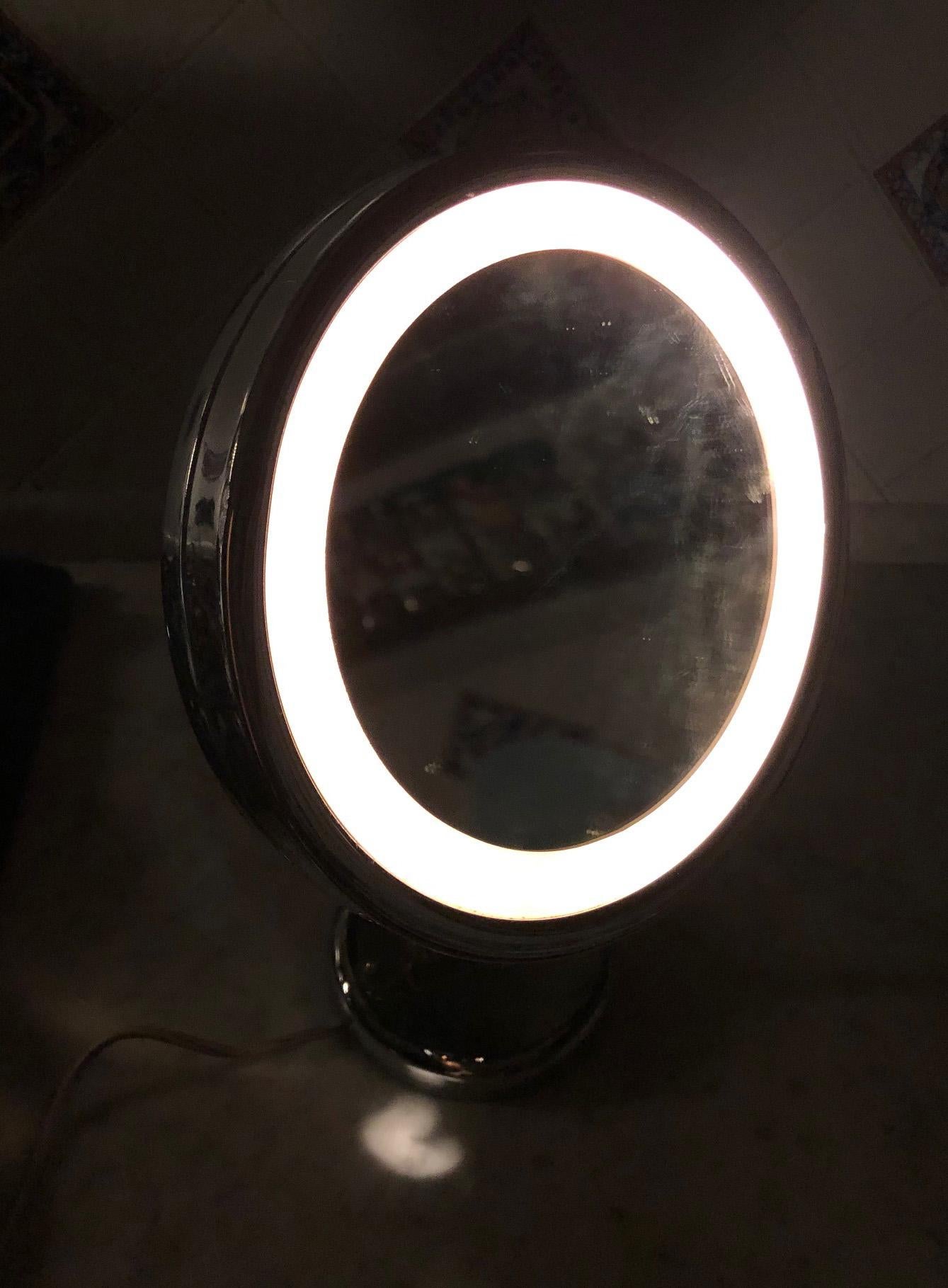 Metal 20th Century Italian Round Makeup Light with Mirror