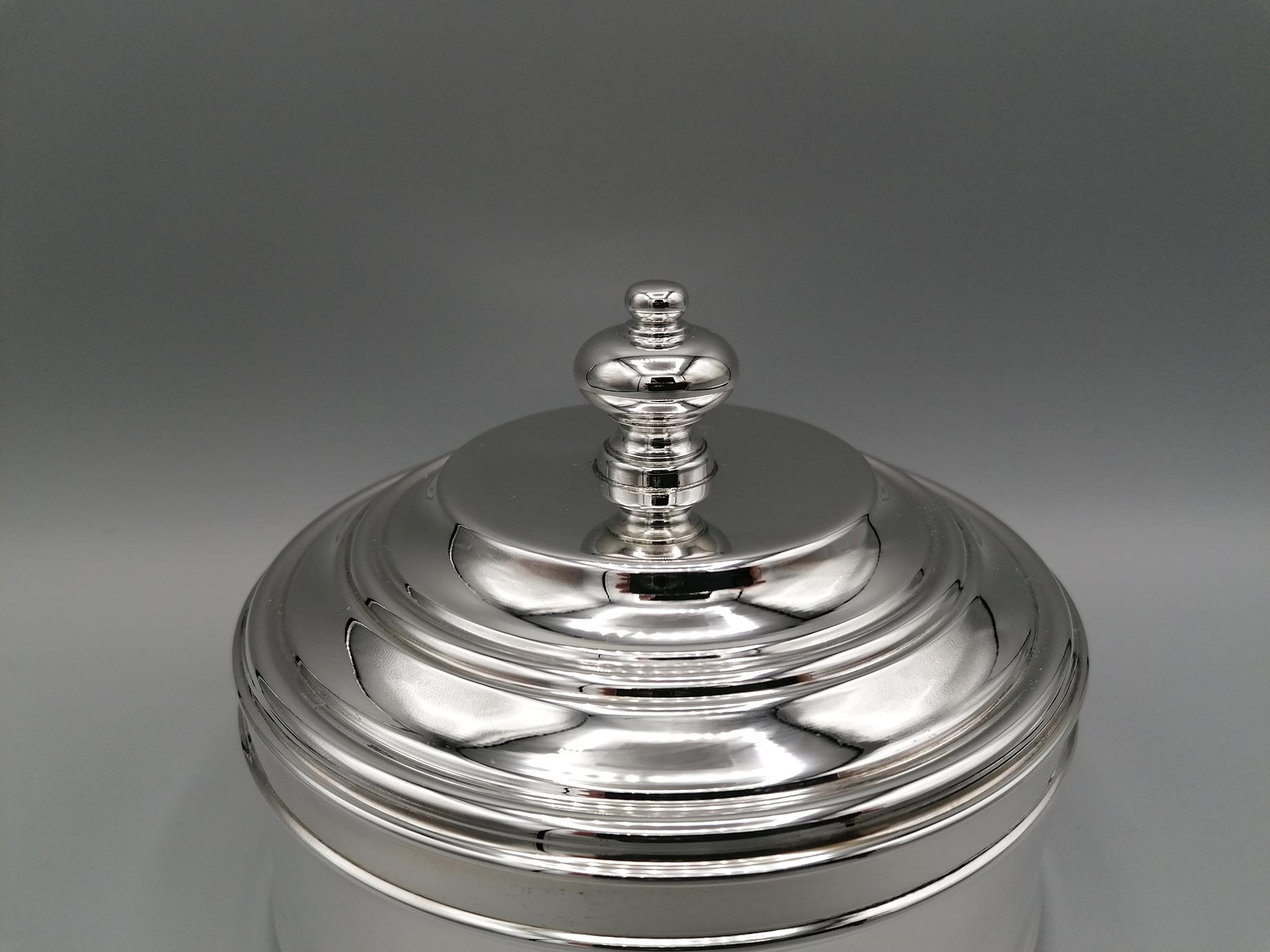 Hand-Crafted 20th Century Italian Round Sterling Silver Jewelry Box For Sale