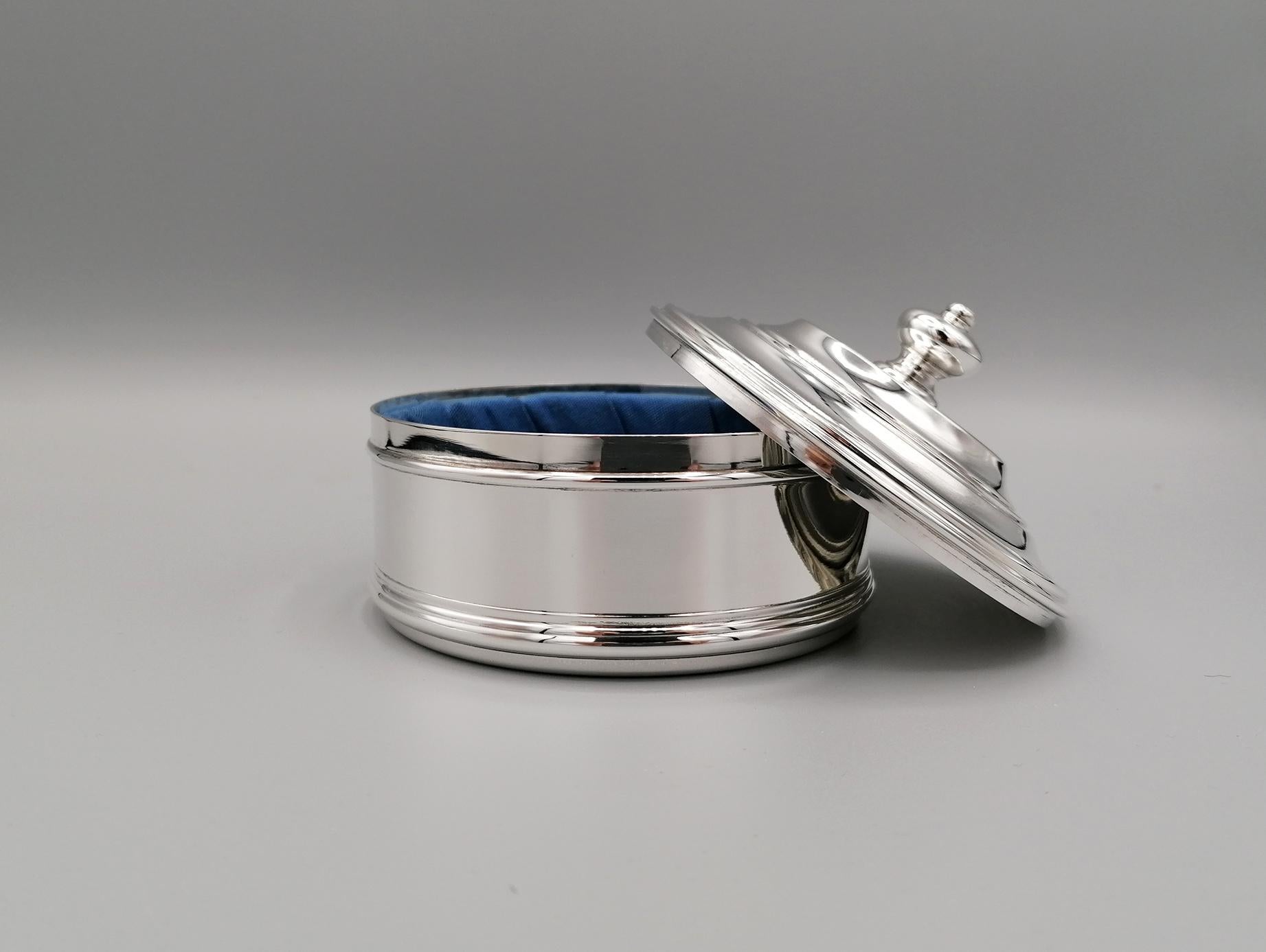 20th Century Italian Round Sterling Silver Jewelry Box In Excellent Condition For Sale In VALENZA, IT