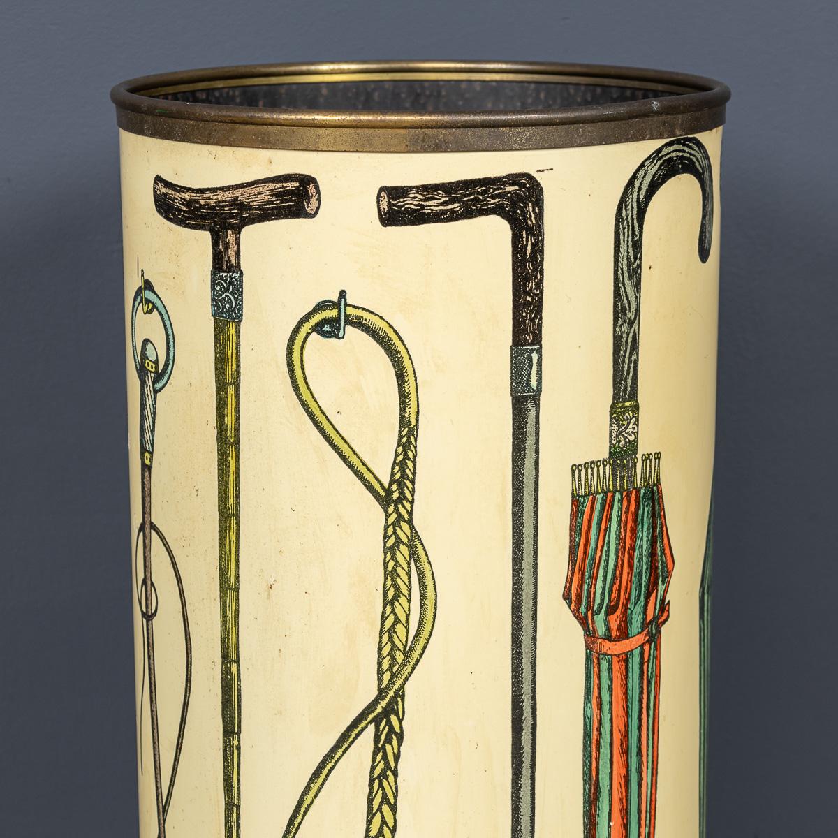 Parapluie rond et Stand Sticks italien du 20ème siècle par Piero Fornasetti c.1950 en vente 12