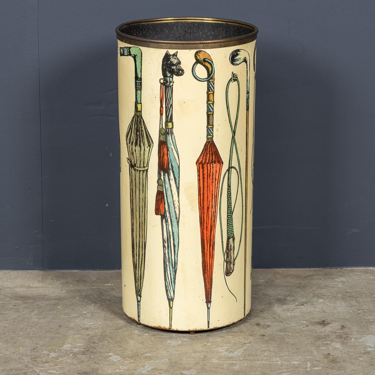 20ième siècle Parapluie rond et Stand Sticks italien du 20ème siècle par Piero Fornasetti c.1950 en vente