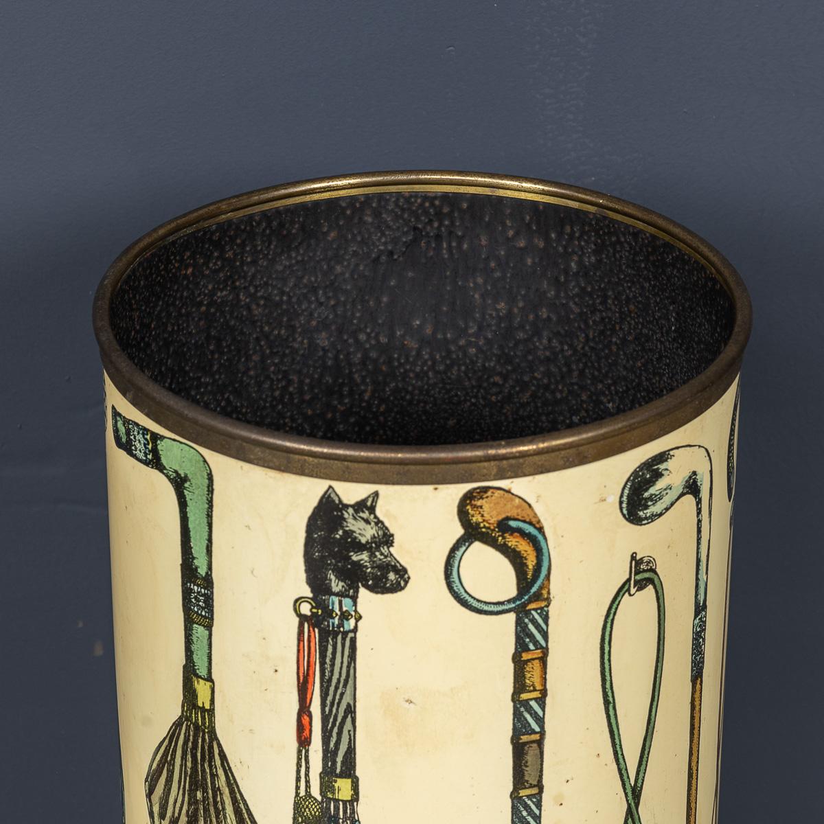 Parapluie rond et Stand Sticks italien du 20ème siècle par Piero Fornasetti c.1950 en vente 1