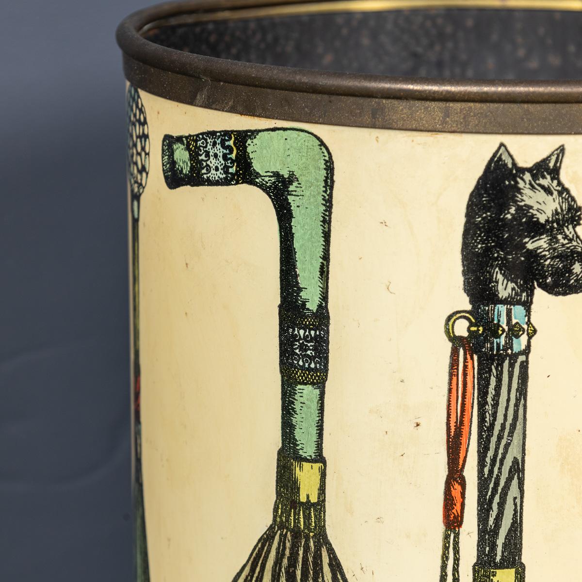 Parapluie rond et Stand Sticks italien du 20ème siècle par Piero Fornasetti c.1950 en vente 3