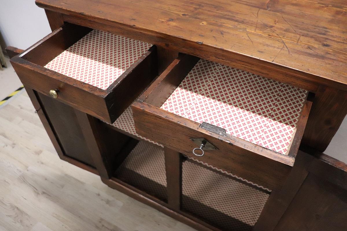 20th Century Italian Rustic Buffet in Fir Wood For Sale 4