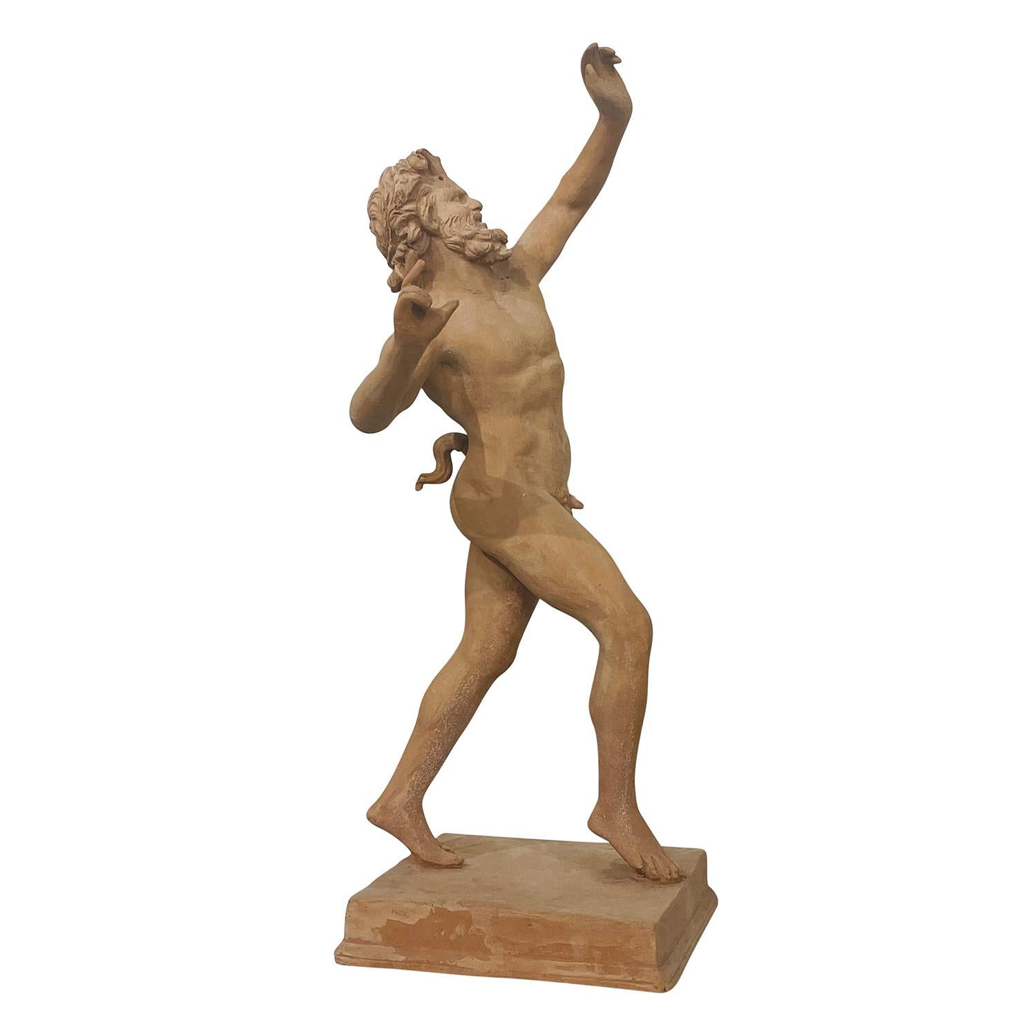 Greco classico Statuetta di Satiro Danzante del 20° secolo - Scultura in terracotta d'epoca in vendita
