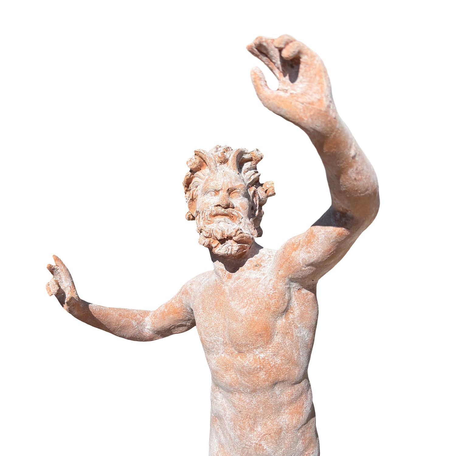 Fatto a mano Statuetta di Satiro Danzante del 20° secolo - Scultura in terracotta d'epoca in vendita