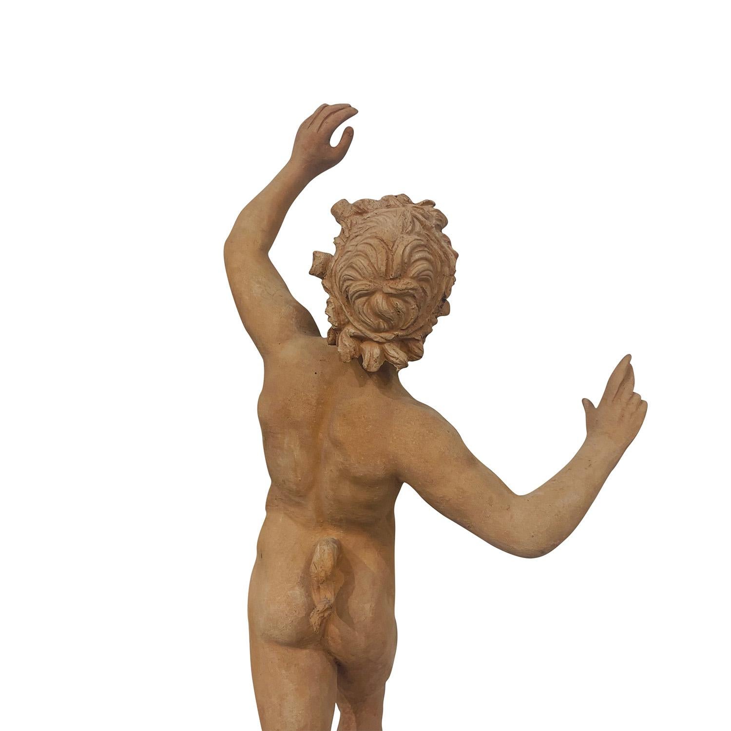 Statuetta di Satiro Danzante del 20° secolo - Scultura in terracotta d'epoca In condizioni buone in vendita a West Palm Beach, FL