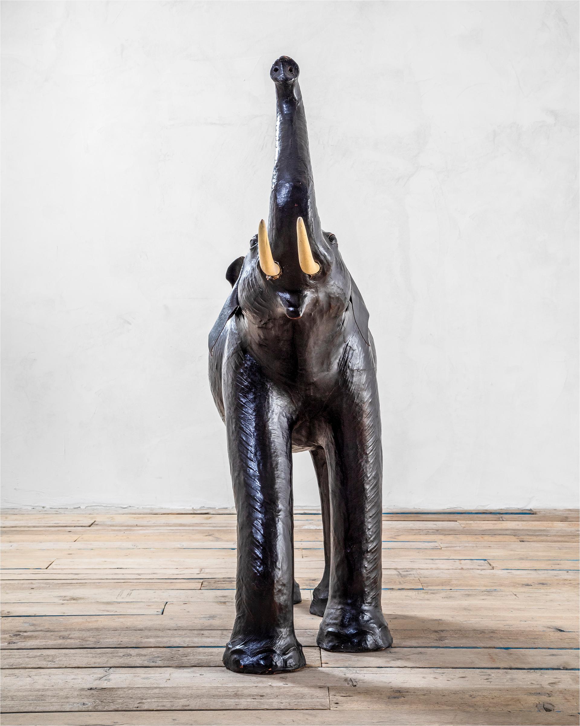 20th Century Italian Sculpture Elephant in Papier Maché in style of Abercrombie In Good Condition For Sale In Turin, Turin
