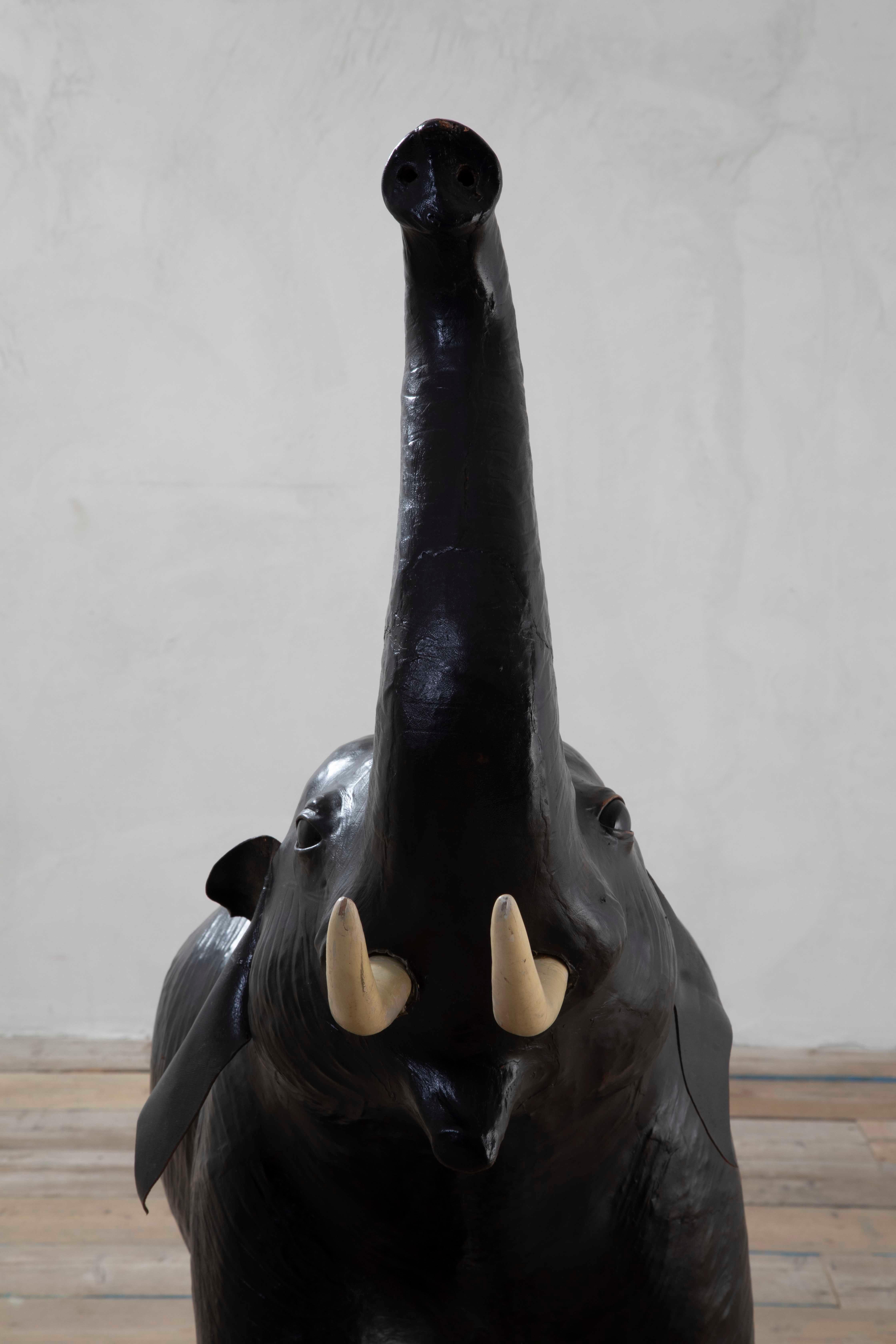 Escultura italiana del siglo XX Elefante de papel maché al estilo de Abercrombie en venta 5