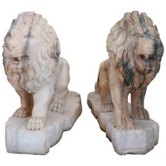 20th Century Italian Sculpture in Pink Marble of Carrara Pair of Lions