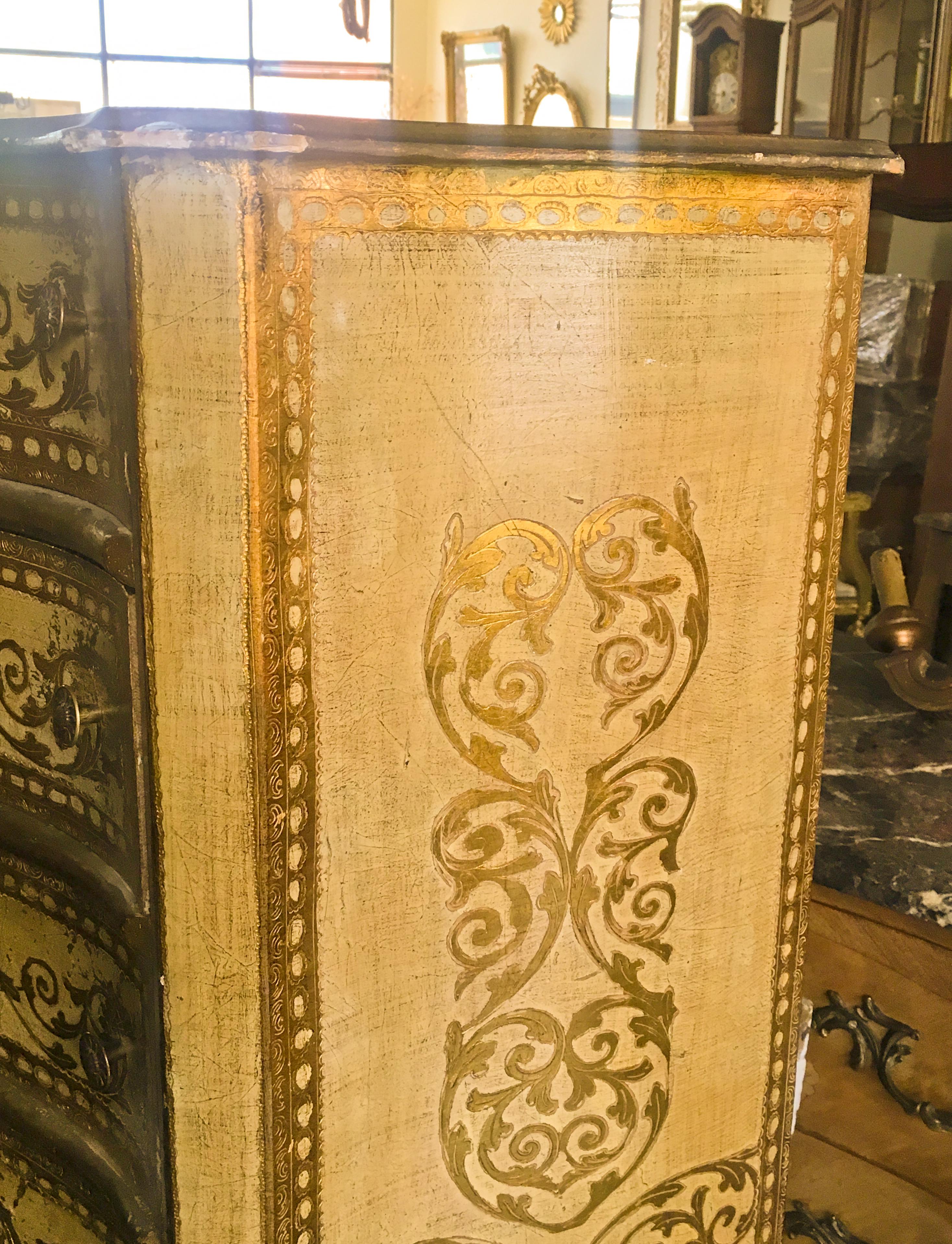 20th Century Italian Seminar in Hand-Painted Wood in Louis XV Style For Sale 2