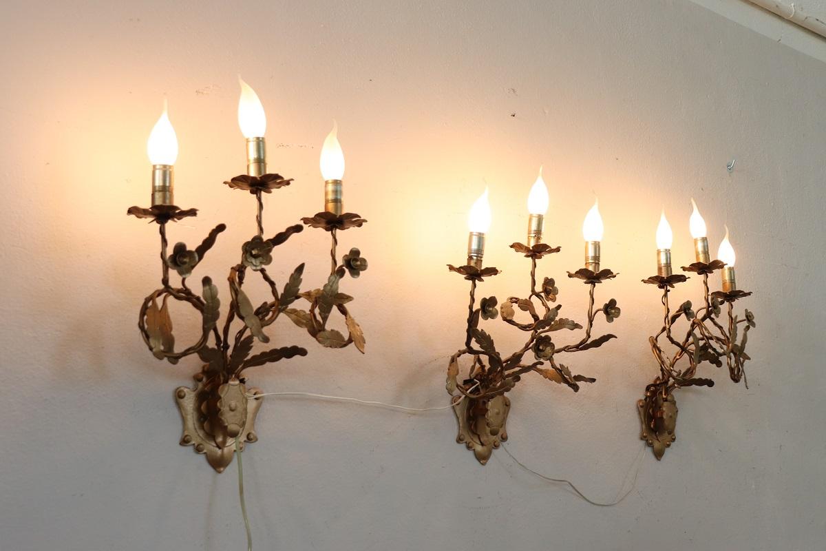 20th Century Italian Set of 3 Sconces in Gilt Iron In Good Condition For Sale In Casale Monferrato, IT
