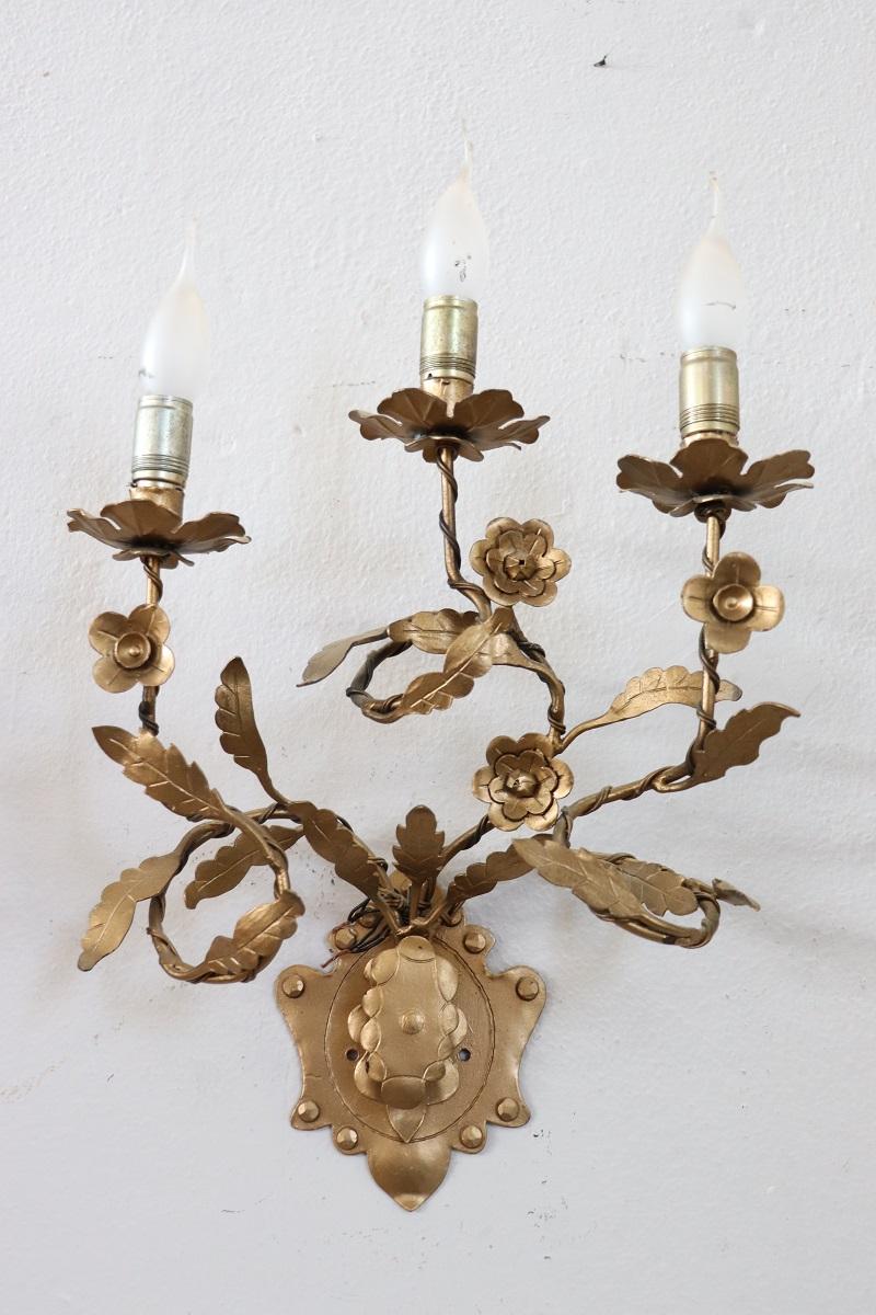20th Century Italian Set of 3 Sconces in Gilt Iron For Sale 2
