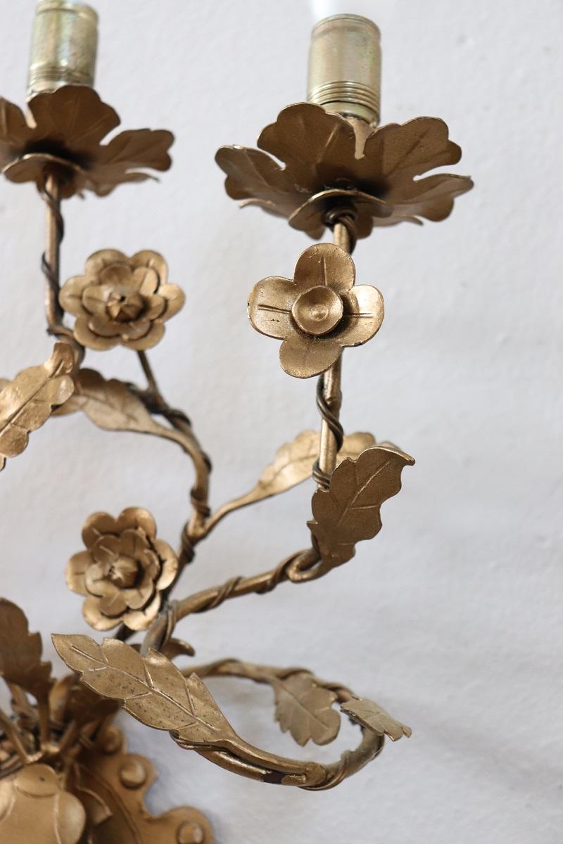 20th Century Italian Set of 3 Sconces in Gilt Iron For Sale 5