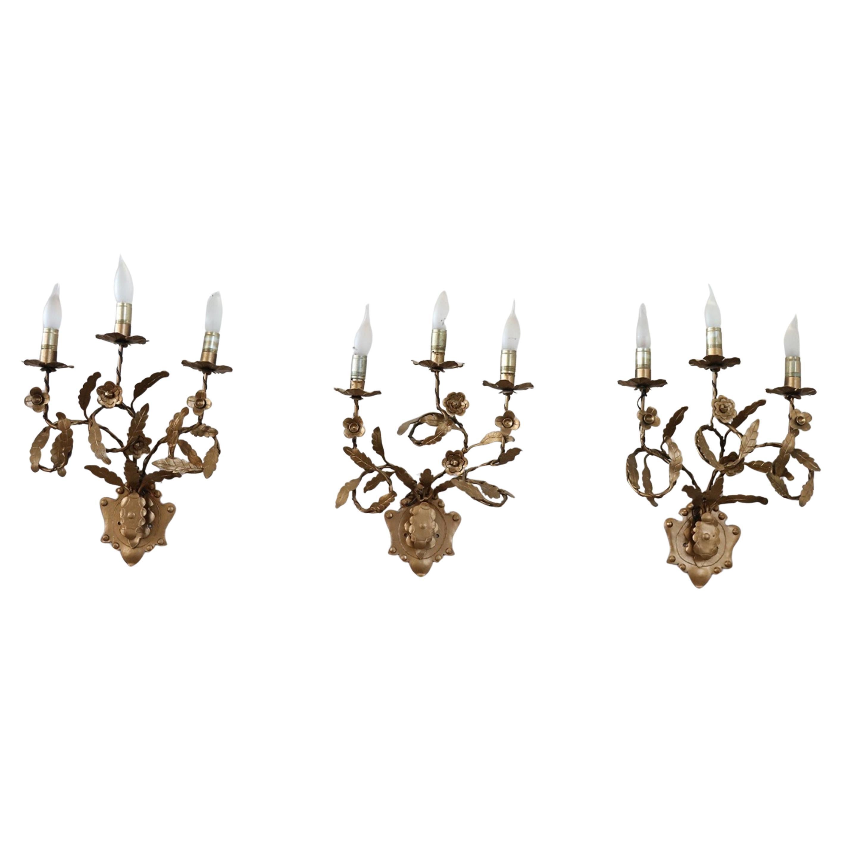 20th Century Italian Set of 3 Sconces in Gilt Iron