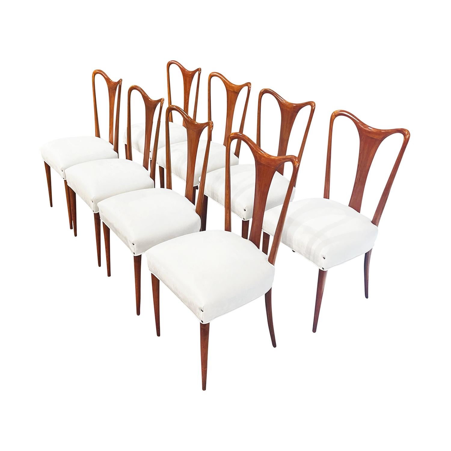 Italienischer Satz von acht Esszimmerstühlen aus Palisanderholz von Vittorio Dassi aus dem 20. Jahrhundert (Handgefertigt) im Angebot
