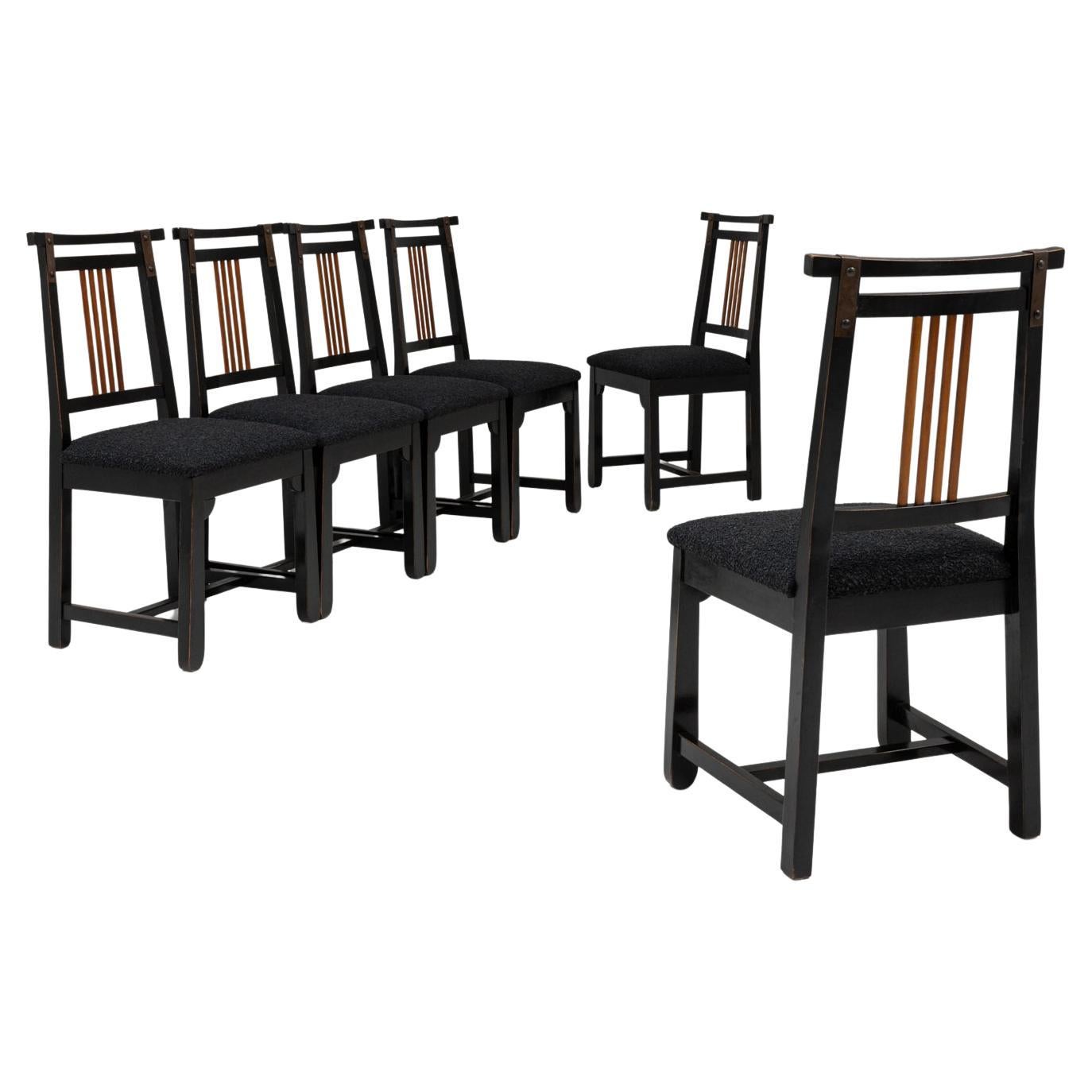 Set di sei sedie da pranzo imbottite e patinate nere del XX secolo