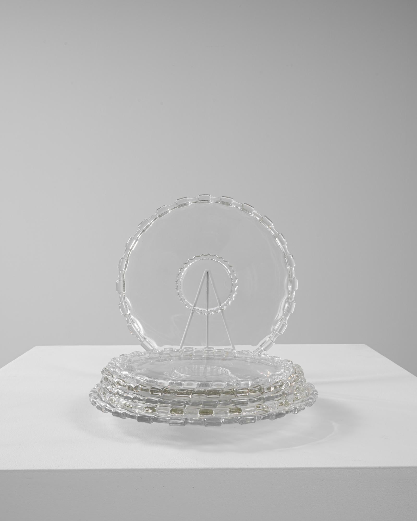 Ensemble de six assiettes en cristal italien du 20e siècle en vente 3