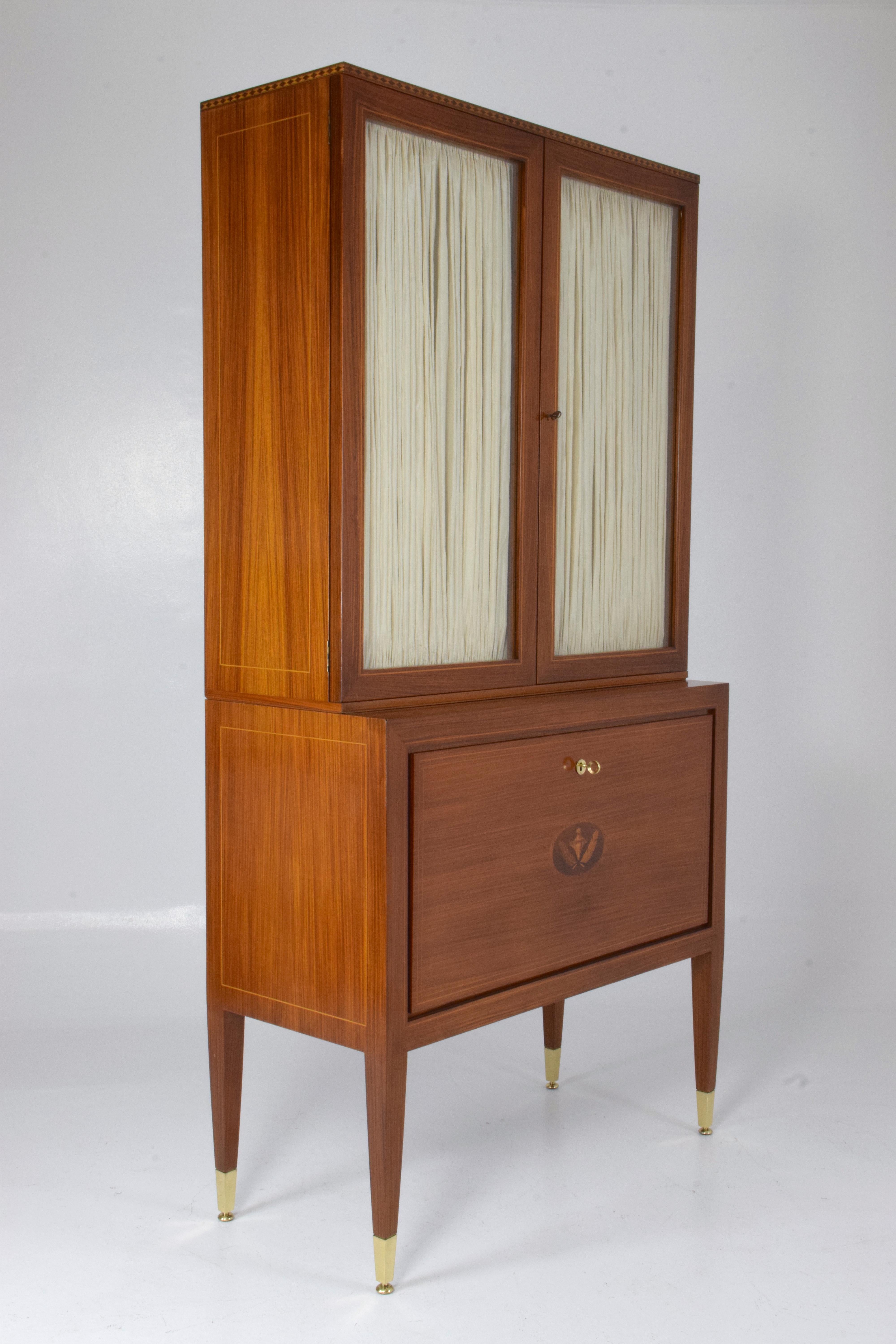 20th Century Italian Showcase Vitrine or Cabinet by Paolo Buffa, 1950s In Good Condition In Paris, FR