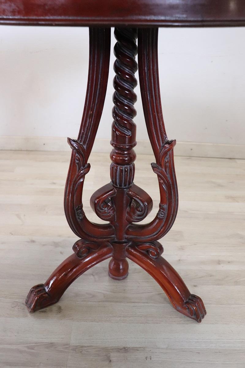 Table d'appoint italienne du 20e siècle en Beeche Wood avec plateau en marbre en vente 2
