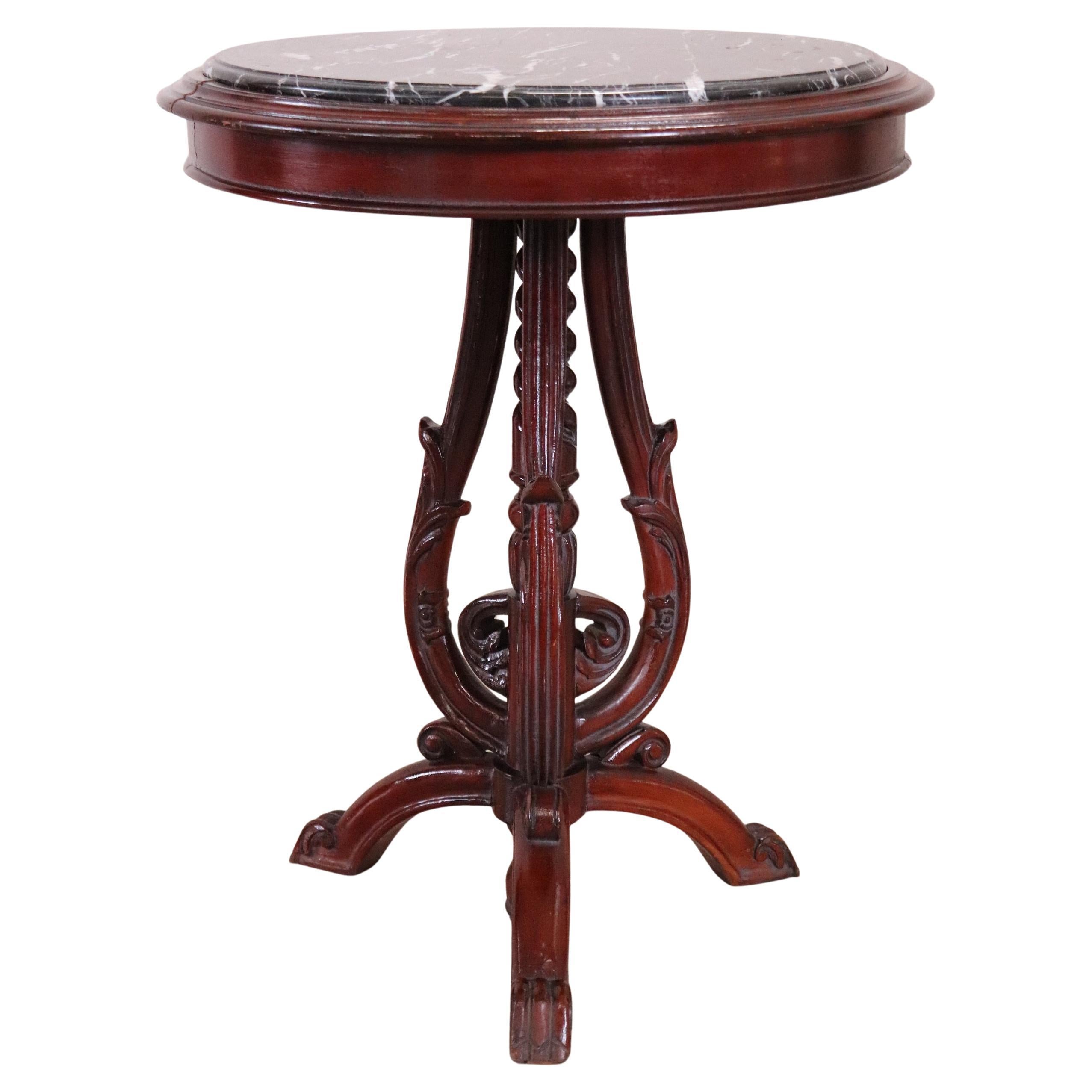 Table d'appoint italienne du 20e siècle en Beeche Wood avec plateau en marbre en vente