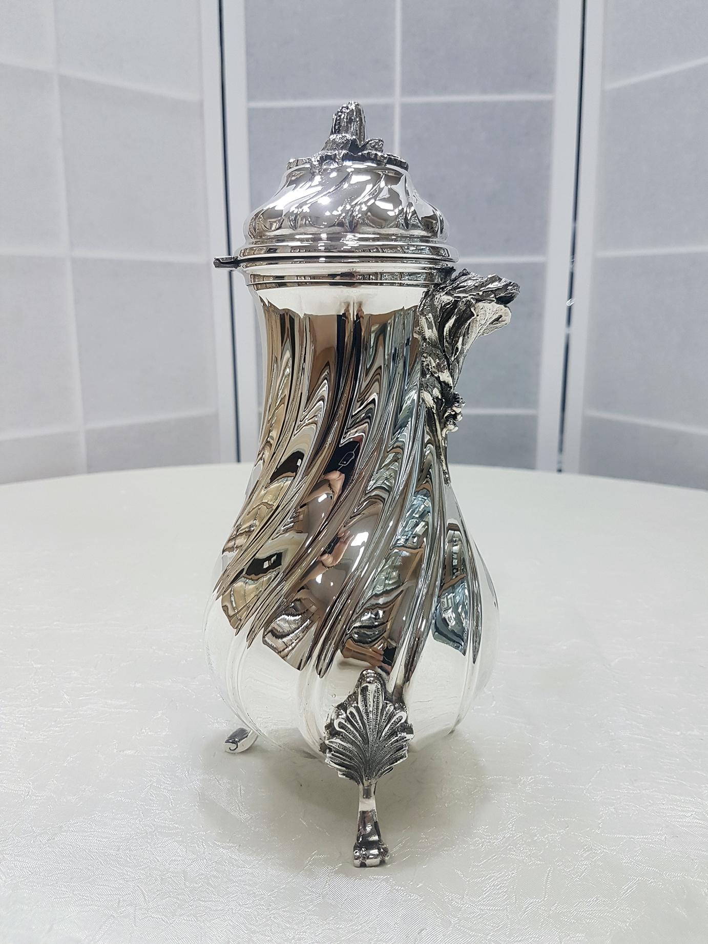 20th Century Italian Silver Baroque Style Chocolate Pot on feet In Excellent Condition For Sale In VALENZA, IT